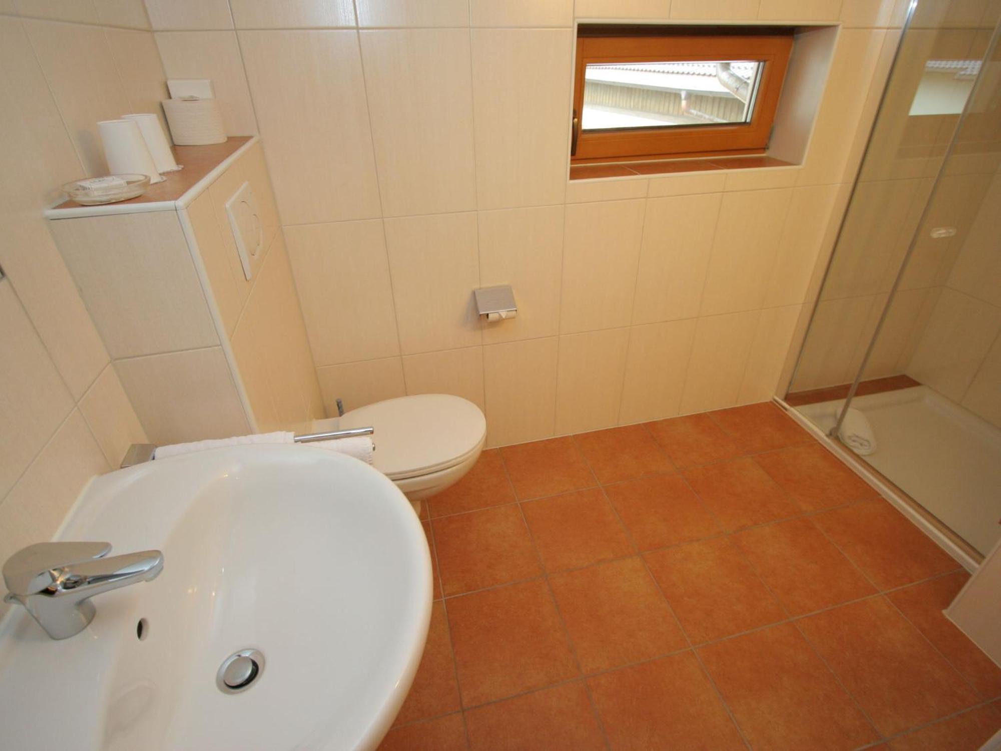 Charming Apartment In Uderns With Balcony Exterior foto