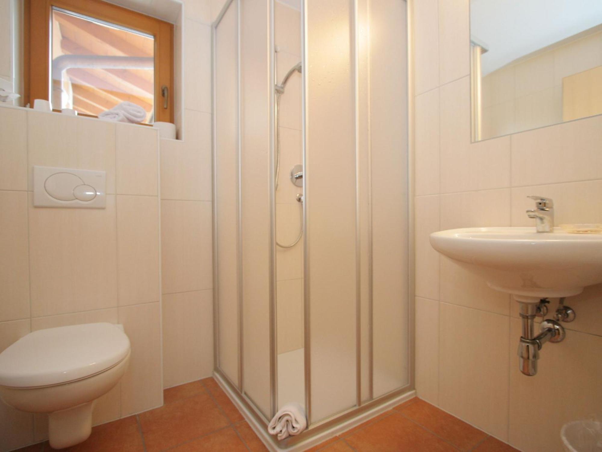 Charming Apartment In Uderns With Balcony Exterior foto